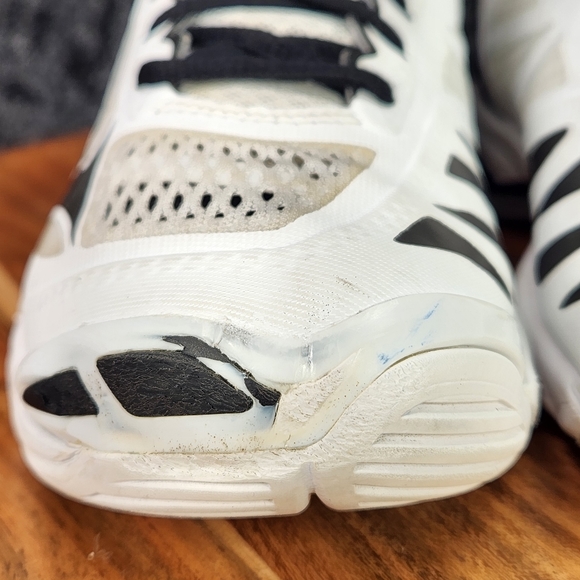 Mizuno Wave Lightning Z5 Womens Volleyball Shoe Sz 8.5 White Black 430263-0090 - Picture 4 of 16